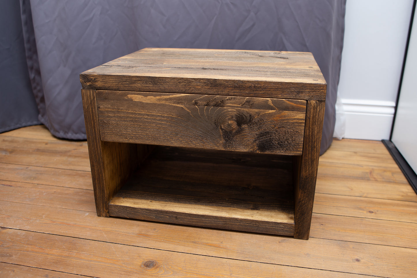 CHUNKY BEDSIDE TABLE WITH DRAWER