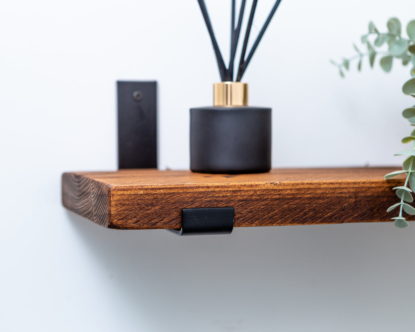 RUSTIC SHELF WITH METAL UPPER BRACKET