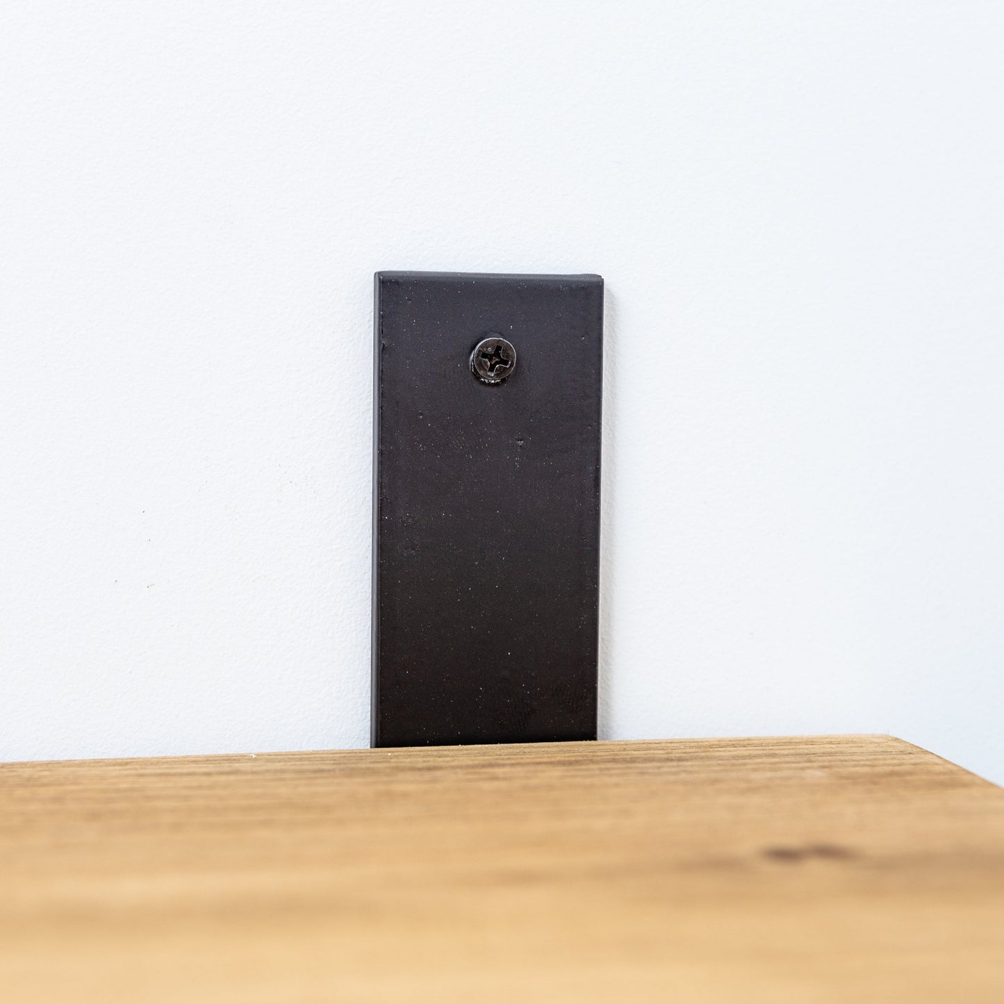 RUSTIC SHELF WITH METAL UPPER BRACKET