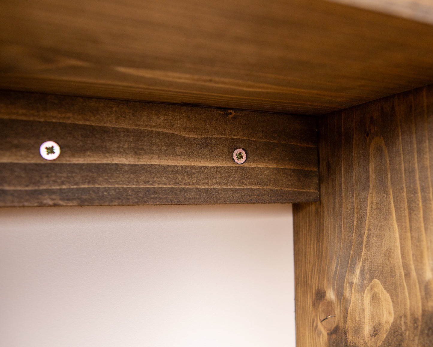 WALL-MOUNTED NIGHTSTAND