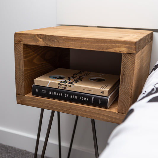 WOODEN BEDSIDE TABLE ON 4 HAIRPIN LEGS